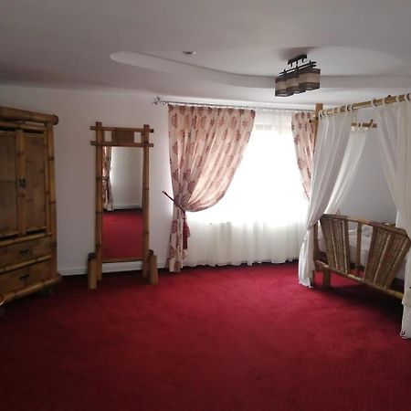 Hotel Pensiunea Rosenau Rîşnov Esterno foto