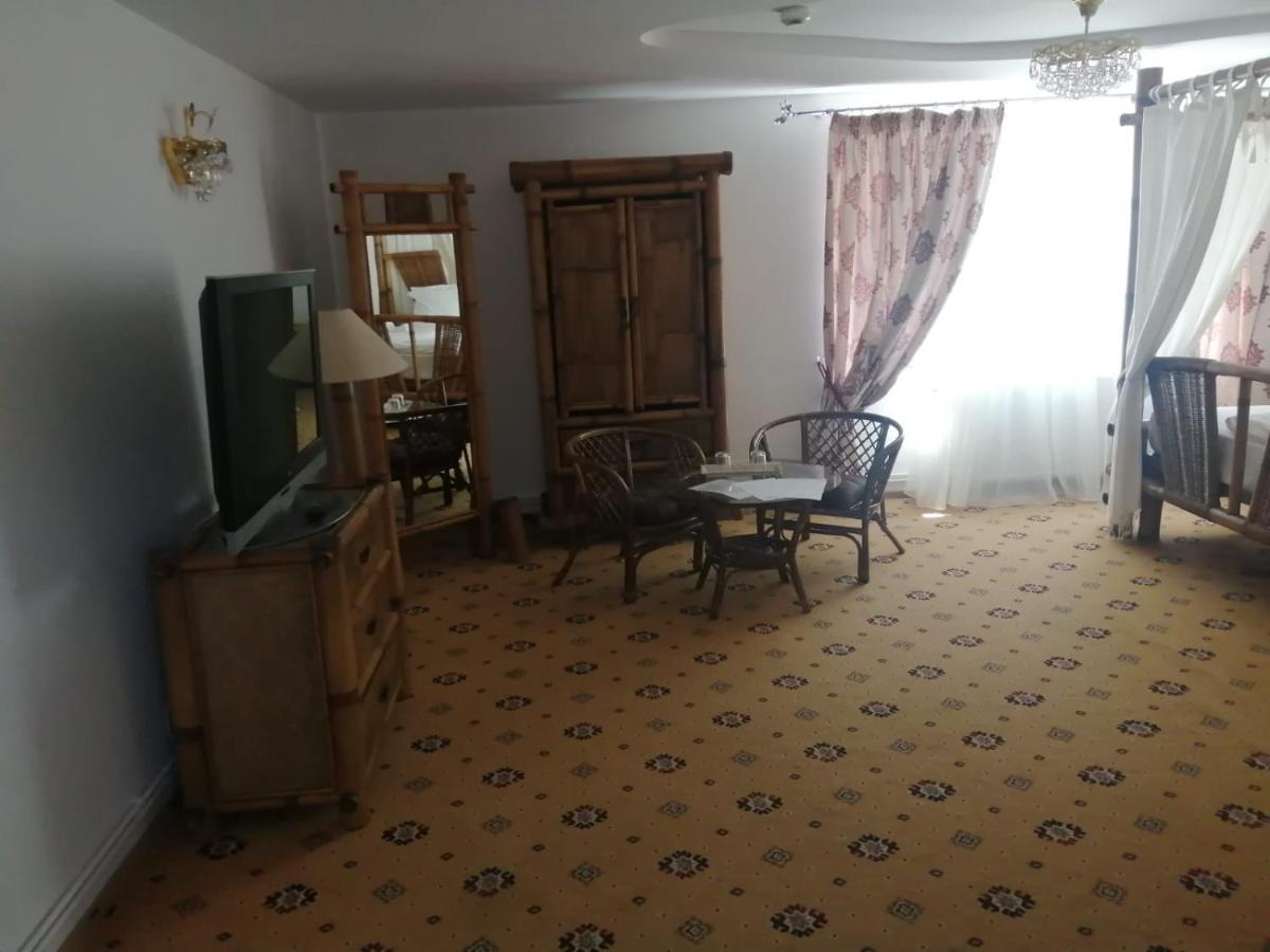 Hotel Pensiunea Rosenau Rîşnov Esterno foto