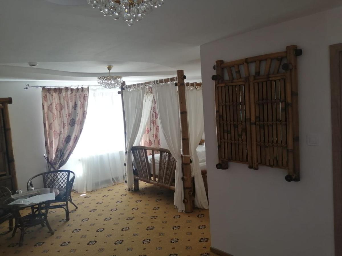 Hotel Pensiunea Rosenau Rîşnov Esterno foto