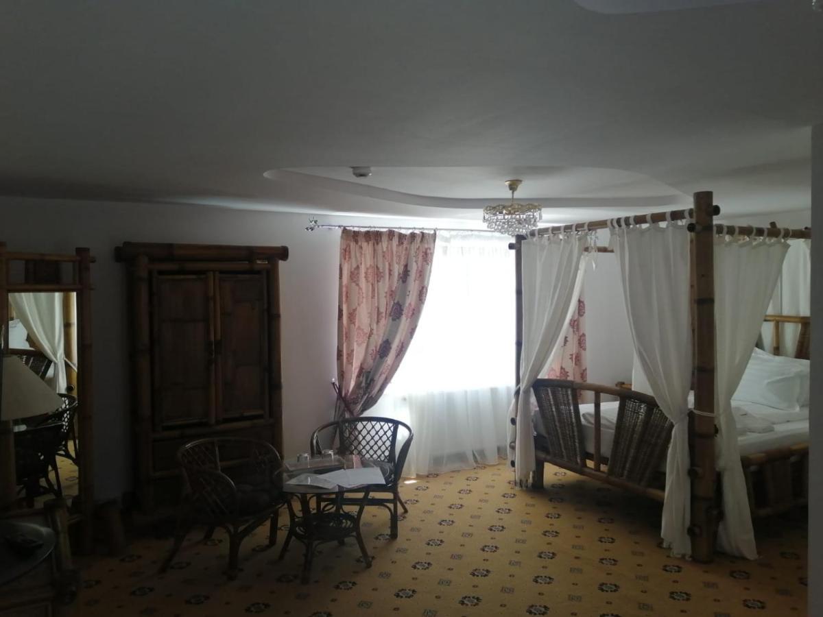 Hotel Pensiunea Rosenau Rîşnov Esterno foto