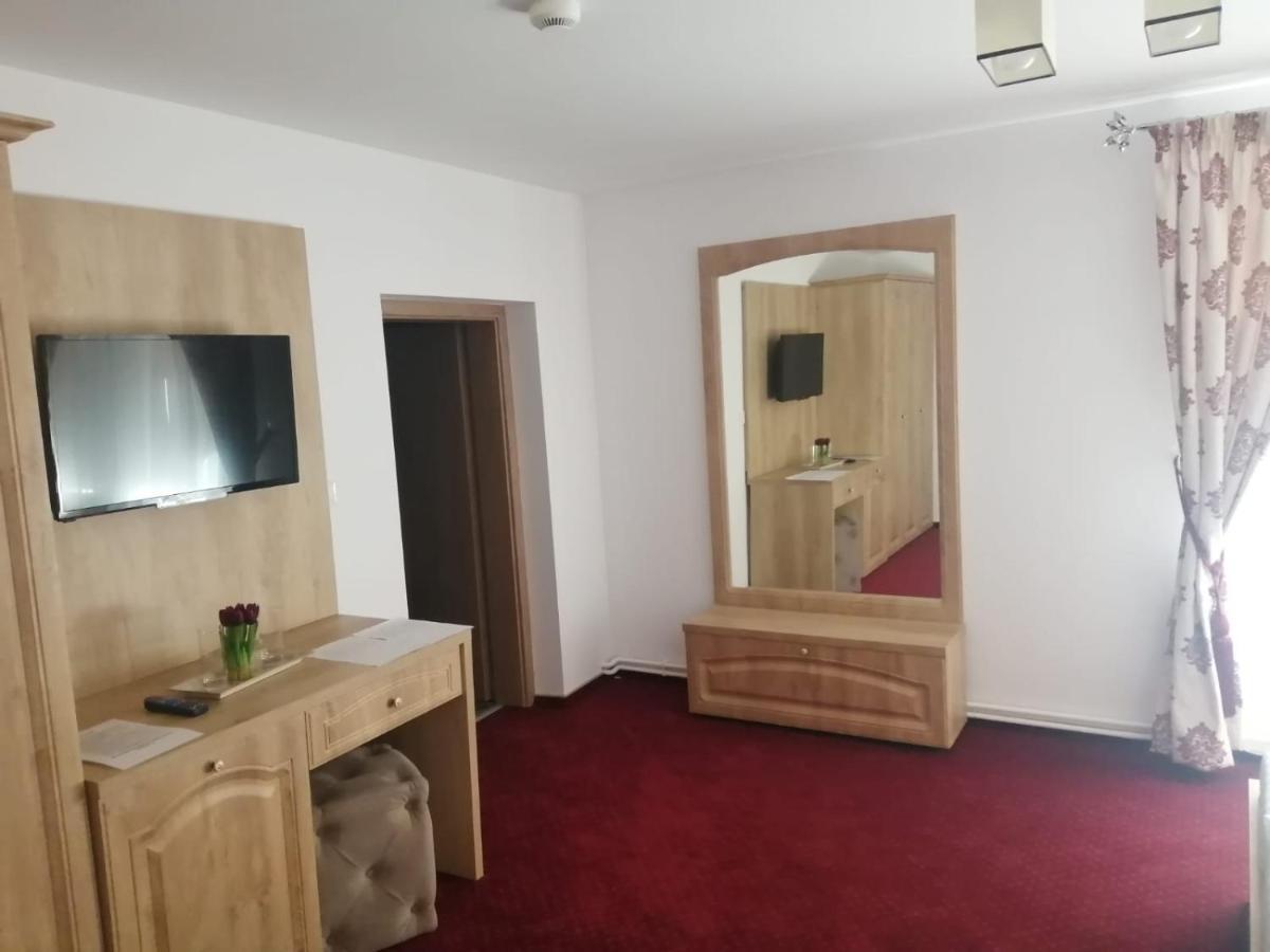 Hotel Pensiunea Rosenau Rîşnov Esterno foto